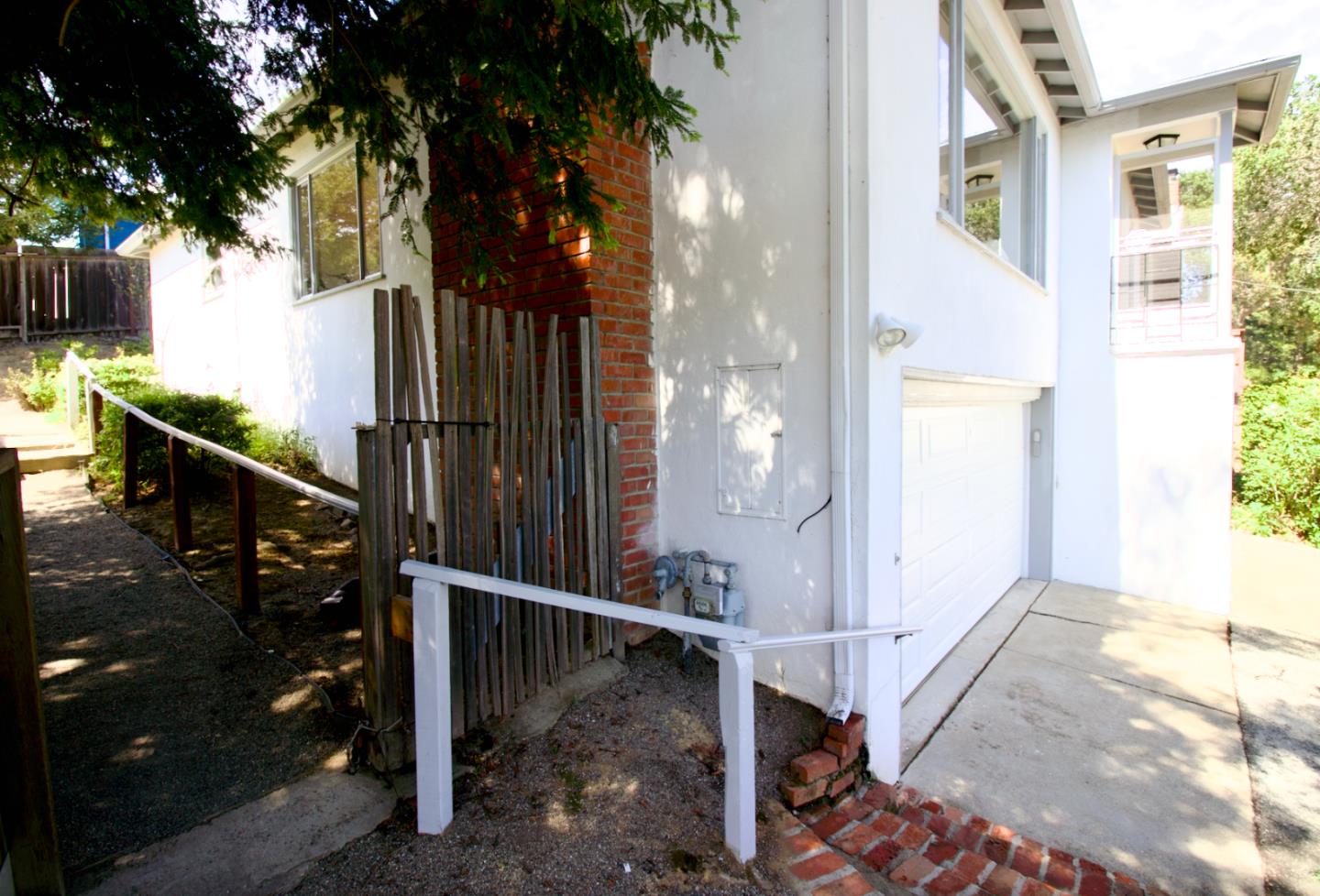 Detail Gallery Image 21 of 24 For 2218 Ewell Rd, Belmont,  CA 94002 - 3 Beds | 1 Baths