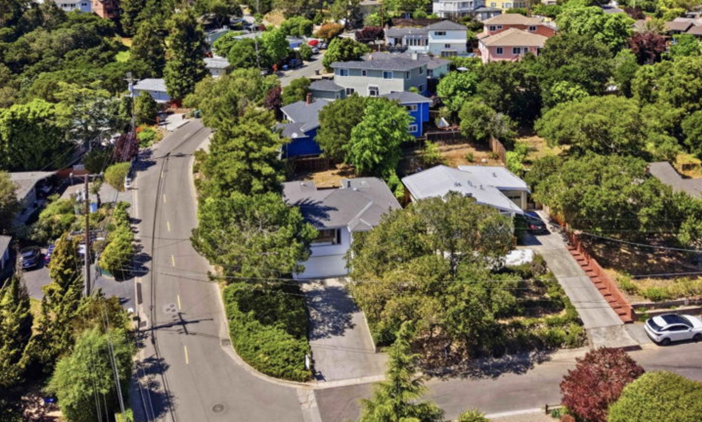 Detail Gallery Image 23 of 24 For 2218 Ewell Rd, Belmont,  CA 94002 - 3 Beds | 1 Baths