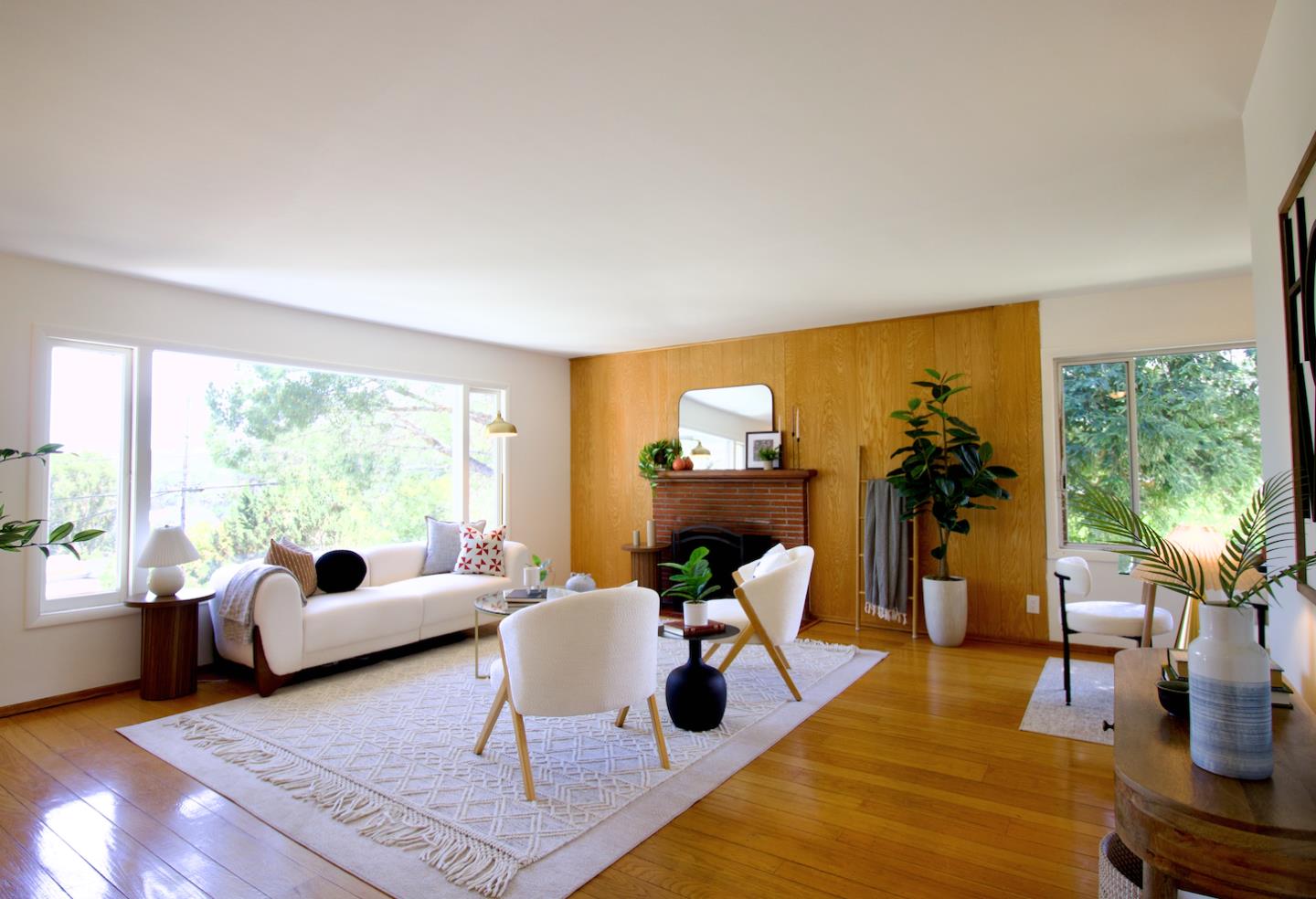 Detail Gallery Image 3 of 24 For 2218 Ewell Rd, Belmont,  CA 94002 - 3 Beds | 1 Baths