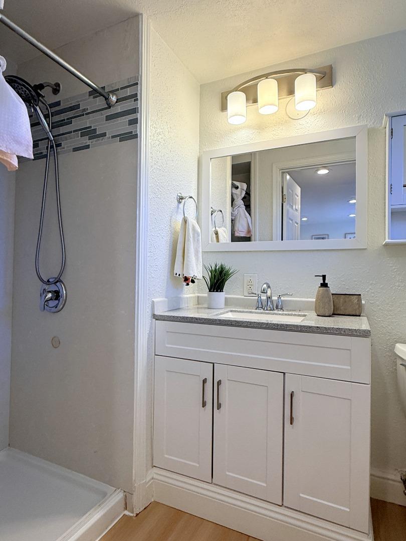 Detail Gallery Image 17 of 22 For 696 Lakehaven Dr, Sunnyvale,  CA 94089 - 5 Beds | 3 Baths