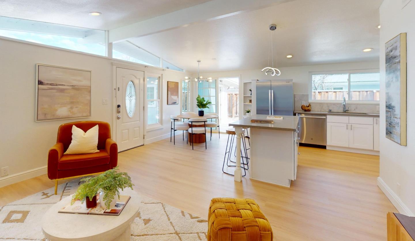 Detail Gallery Image 5 of 22 For 696 Lakehaven Dr, Sunnyvale,  CA 94089 - 5 Beds | 3 Baths