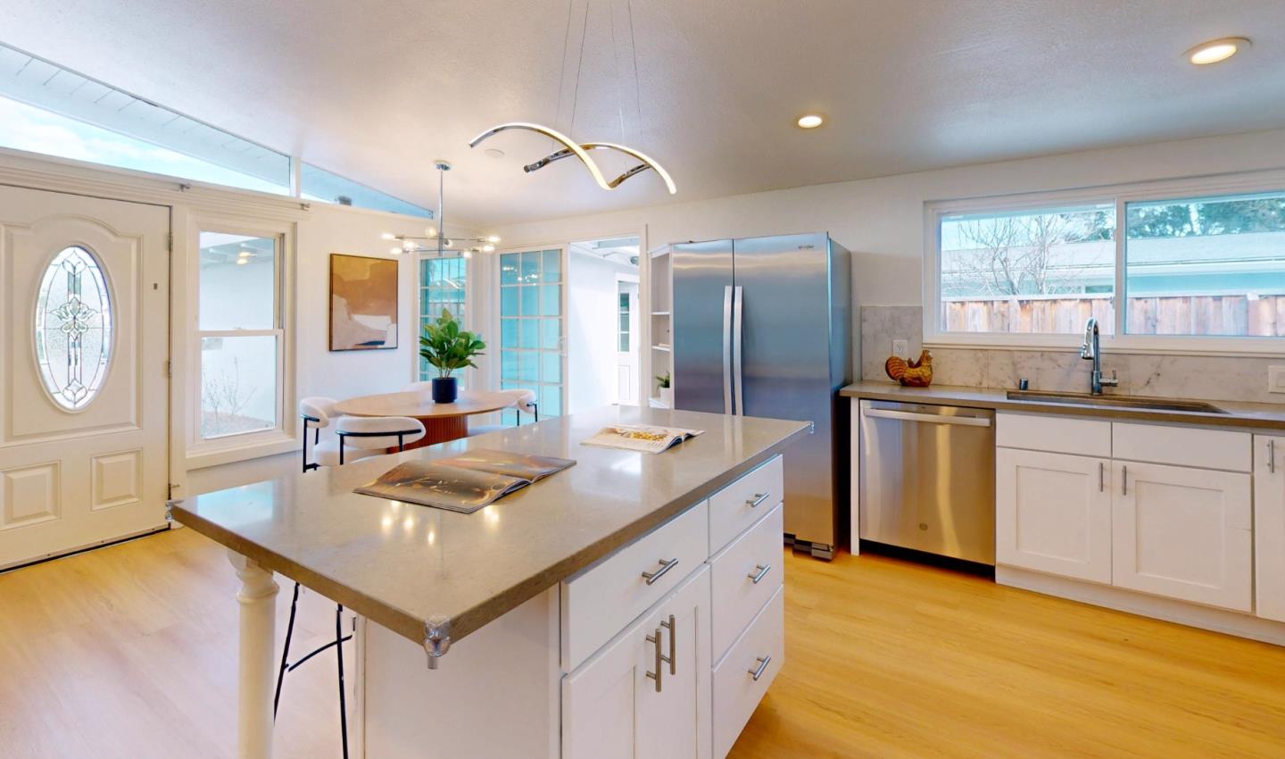 Detail Gallery Image 6 of 22 For 696 Lakehaven Dr, Sunnyvale,  CA 94089 - 5 Beds | 3 Baths