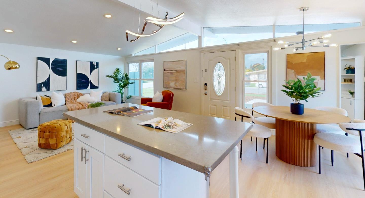 Detail Gallery Image 7 of 22 For 696 Lakehaven Dr, Sunnyvale,  CA 94089 - 5 Beds | 3 Baths