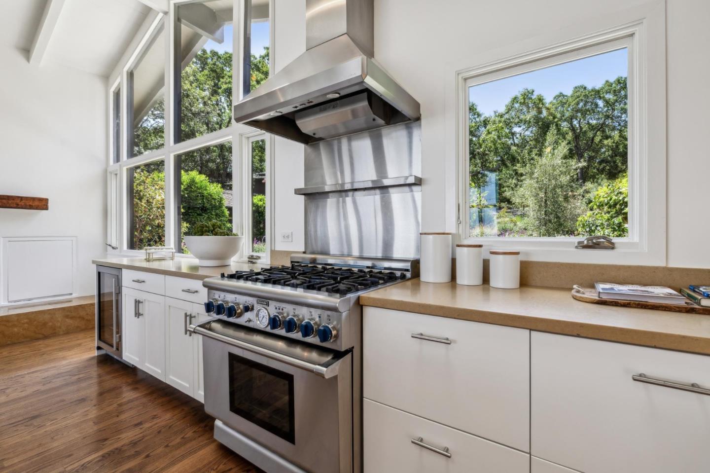 Detail Gallery Image 22 of 118 For 138 Bolivar Ln, Portola Valley,  CA 94028 - 6 Beds | 6 Baths