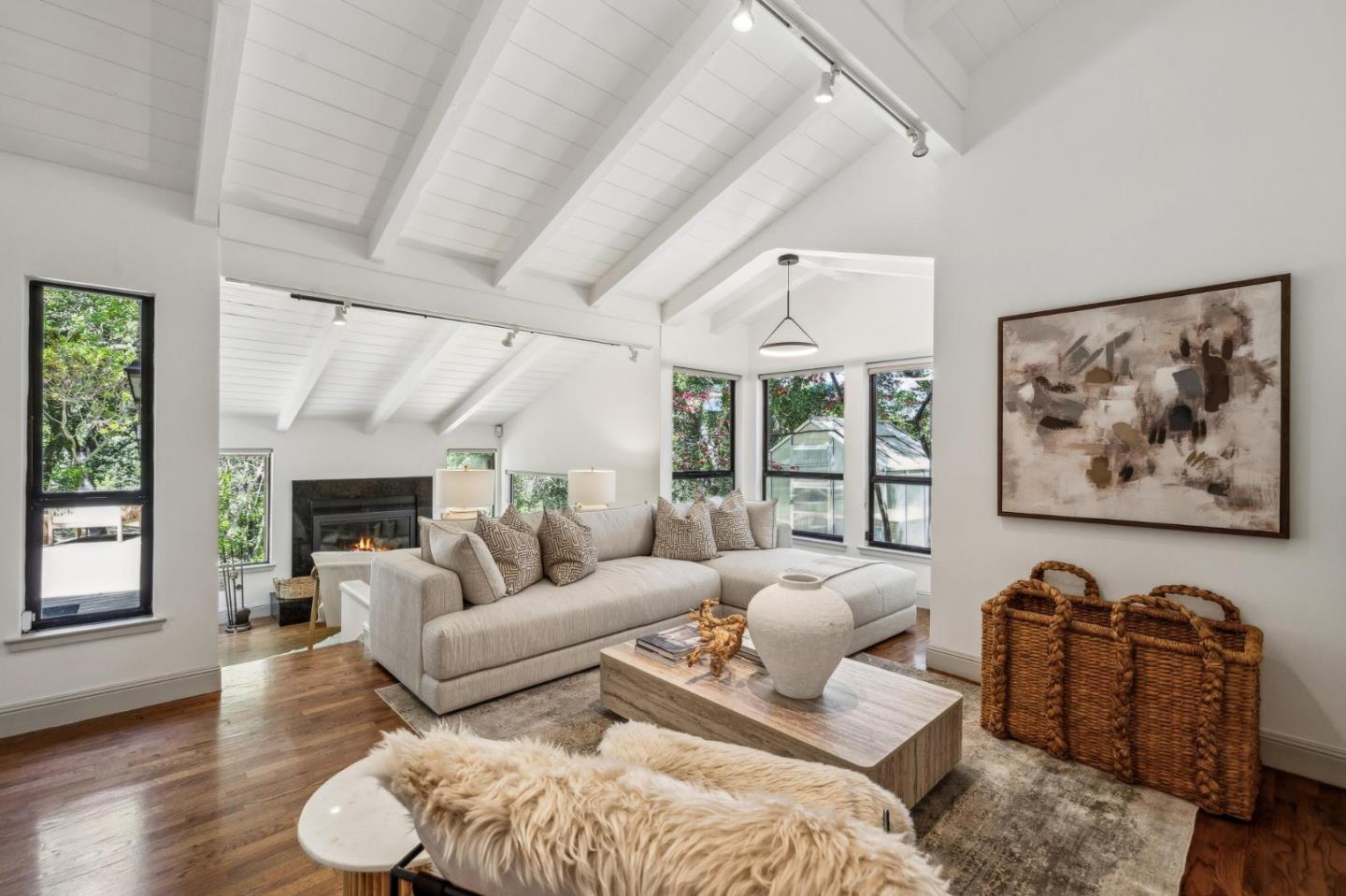 Detail Gallery Image 32 of 118 For 138 Bolivar Ln, Portola Valley,  CA 94028 - 6 Beds | 6 Baths