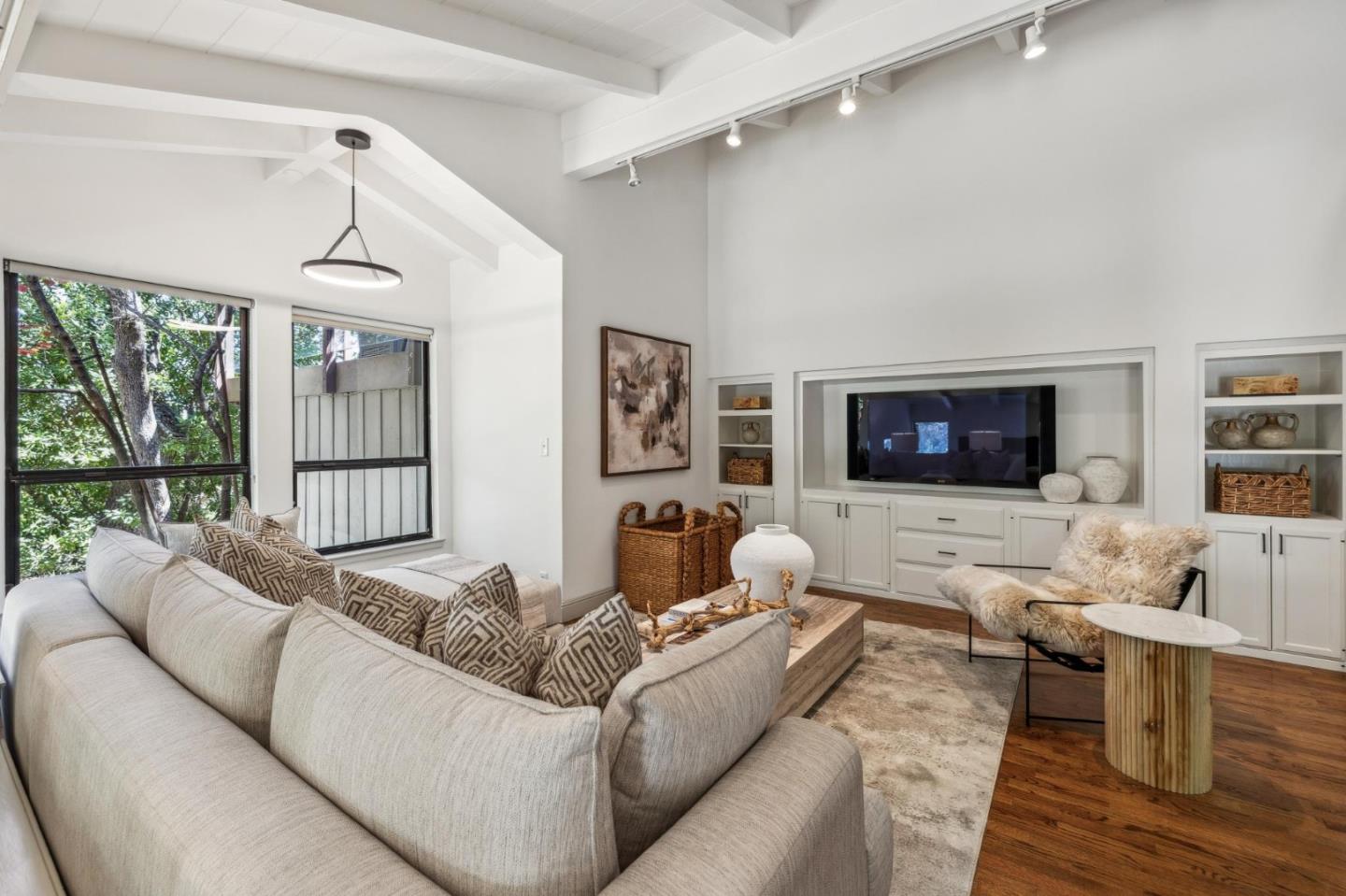 Detail Gallery Image 33 of 118 For 138 Bolivar Ln, Portola Valley,  CA 94028 - 6 Beds | 6 Baths