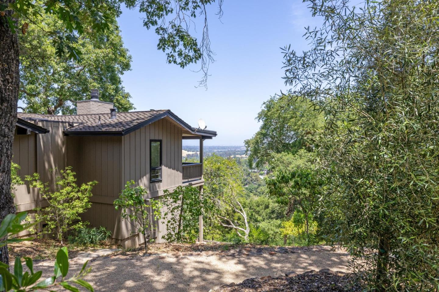 Detail Gallery Image 71 of 118 For 138 Bolivar Ln, Portola Valley,  CA 94028 - 6 Beds | 6 Baths