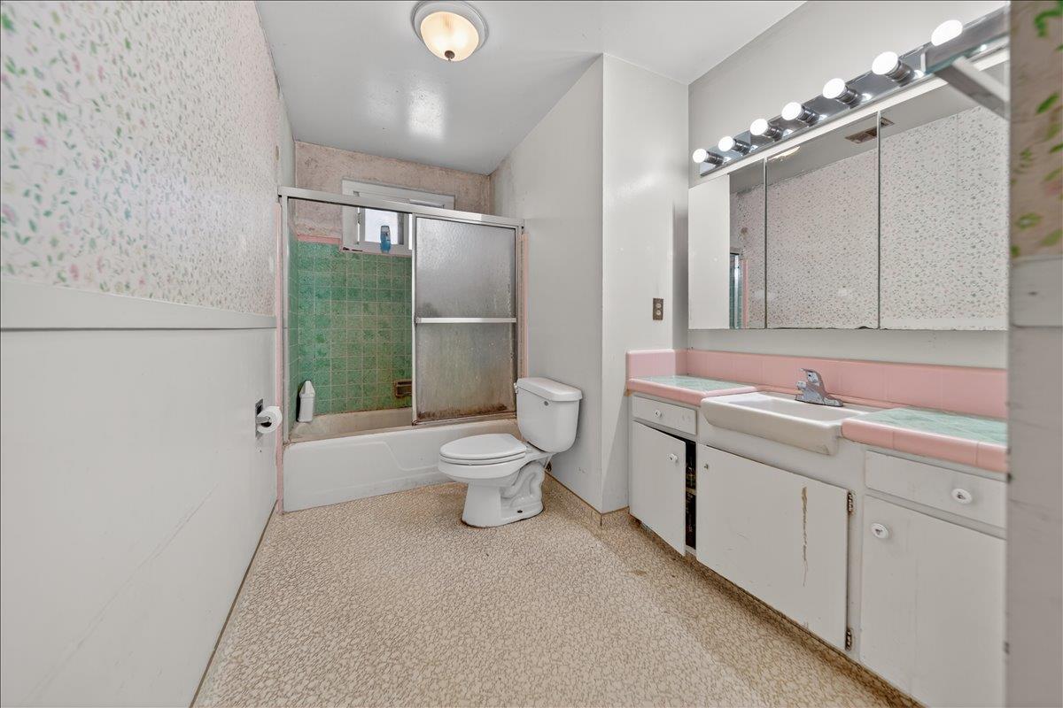 Detail Gallery Image 16 of 25 For 788 Bedford Dr, Salinas,  CA 93901 - 3 Beds | 2 Baths