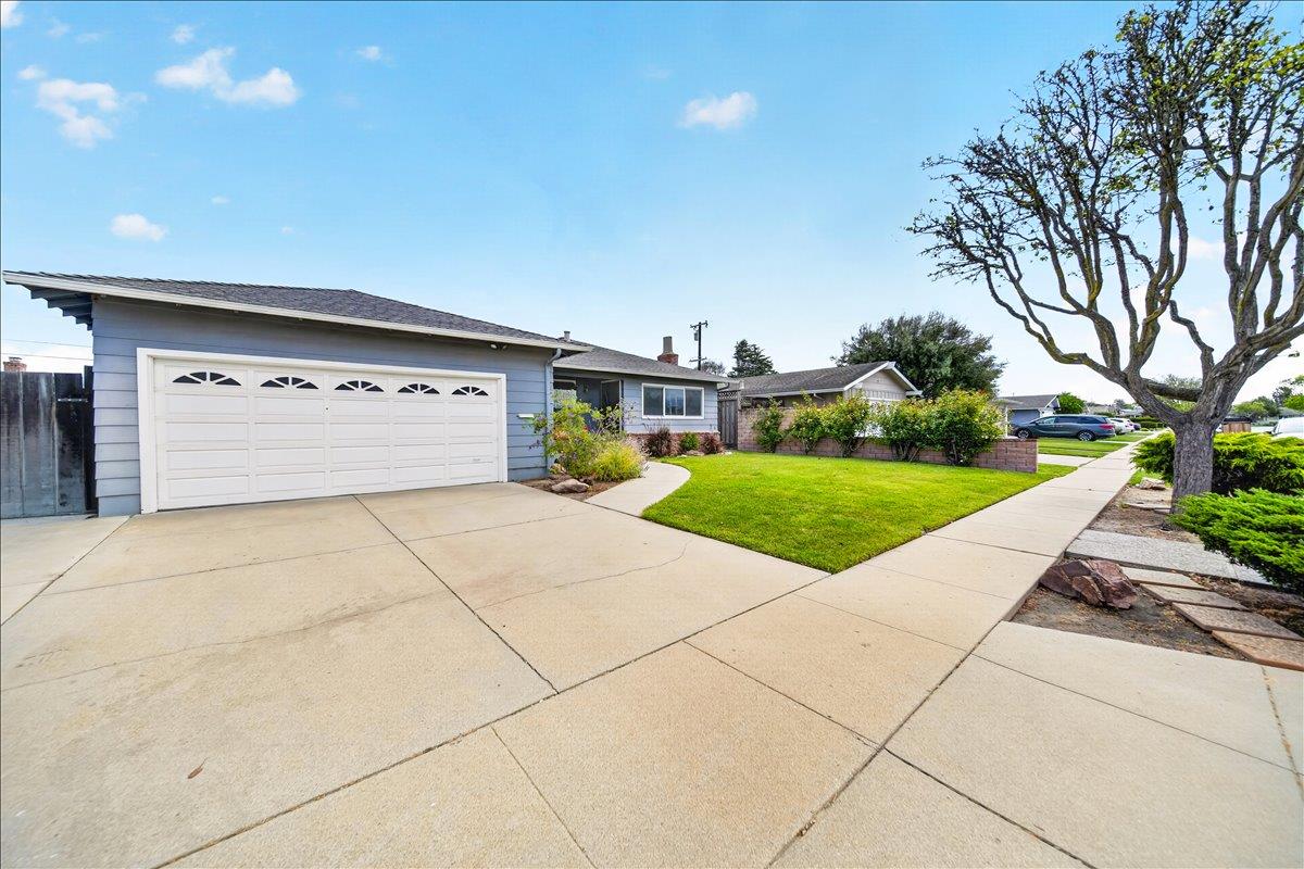 Detail Gallery Image 2 of 25 For 788 Bedford Dr, Salinas,  CA 93901 - 3 Beds | 2 Baths