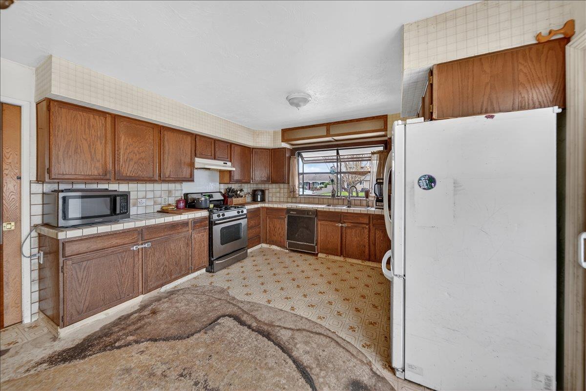 Detail Gallery Image 7 of 25 For 788 Bedford Dr, Salinas,  CA 93901 - 3 Beds | 2 Baths