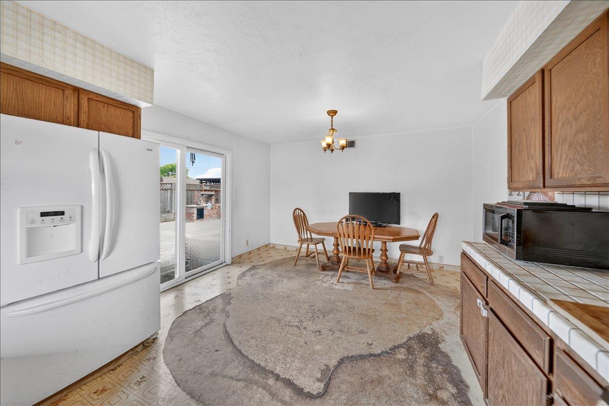 Detail Gallery Image 9 of 25 For 788 Bedford Dr, Salinas,  CA 93901 - 3 Beds | 2 Baths