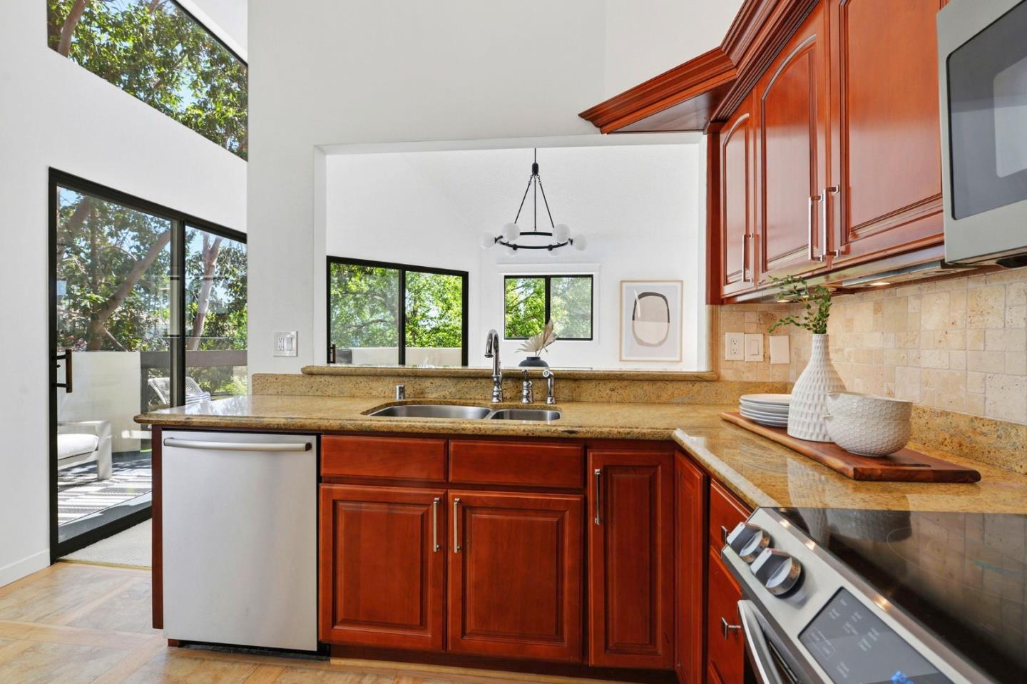 Detail Gallery Image 12 of 32 For 548 Shorebird Cir #3203,  Redwood City,  CA 94065 - 2 Beds | 2 Baths