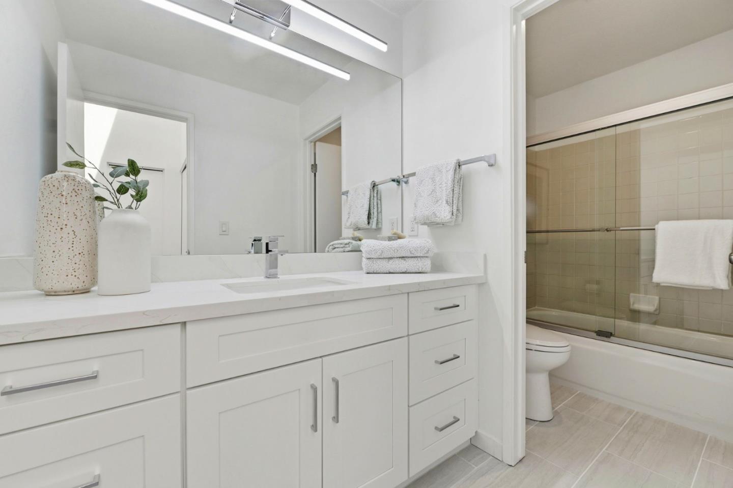 Detail Gallery Image 17 of 32 For 548 Shorebird Cir #3203,  Redwood City,  CA 94065 - 2 Beds | 2 Baths