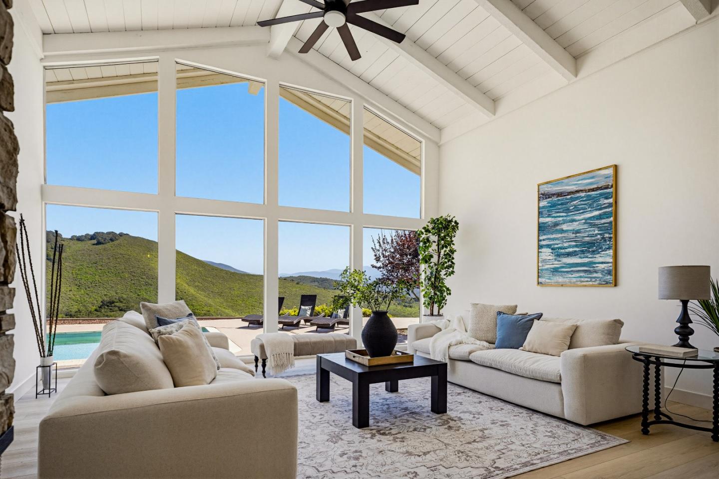 Detail Gallery Image 10 of 36 For 25485 via Paloma, Carmel,  CA 93923 - 4 Beds | 3 Baths