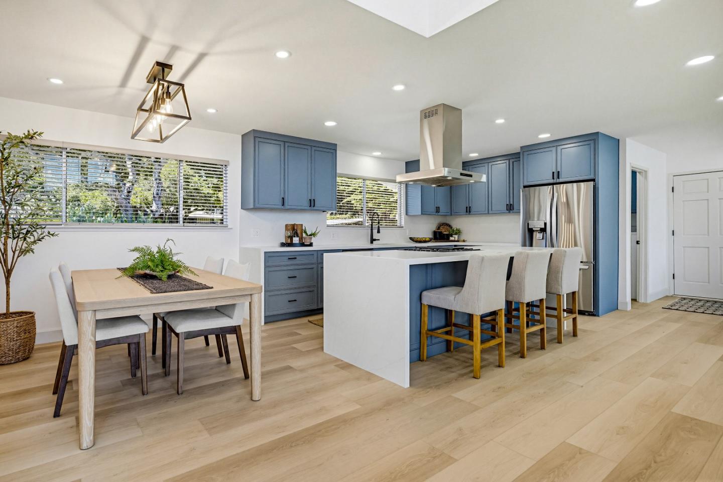 Detail Gallery Image 12 of 36 For 25485 via Paloma, Carmel,  CA 93923 - 4 Beds | 3 Baths