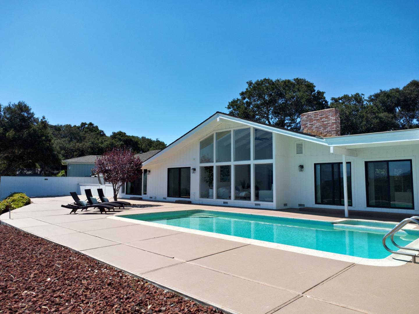 Detail Gallery Image 5 of 36 For 25485 via Paloma, Carmel,  CA 93923 - 4 Beds | 3 Baths