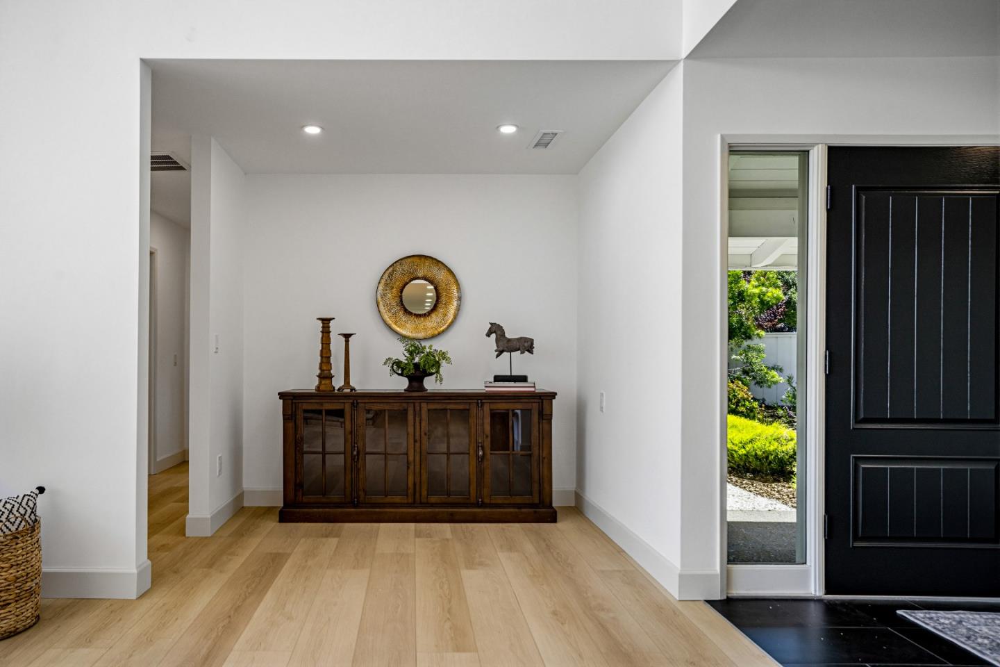 Detail Gallery Image 7 of 36 For 25485 via Paloma, Carmel,  CA 93923 - 4 Beds | 3 Baths