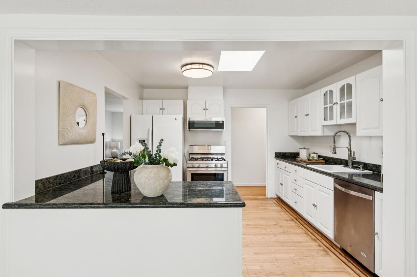 Detail Gallery Image 25 of 55 For 2411 Maywood Dr, San Bruno,  CA 94066 - 3 Beds | 2 Baths