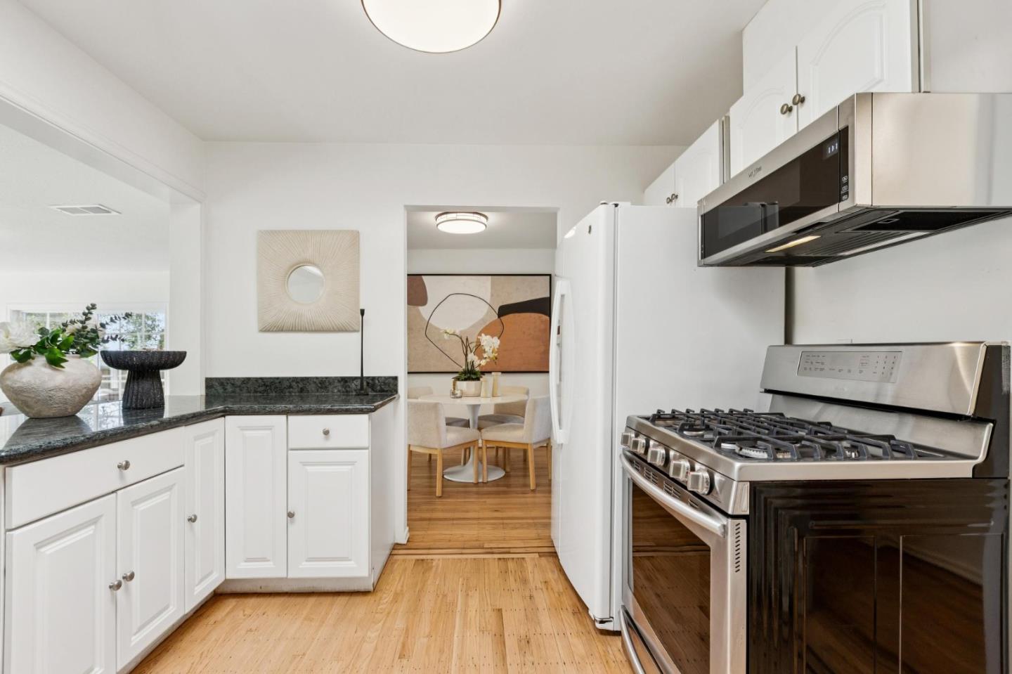 Detail Gallery Image 26 of 55 For 2411 Maywood Dr, San Bruno,  CA 94066 - 3 Beds | 2 Baths