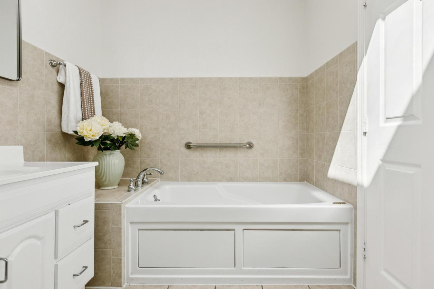 Detail Gallery Image 36 of 55 For 2411 Maywood Dr, San Bruno,  CA 94066 - 3 Beds | 2 Baths