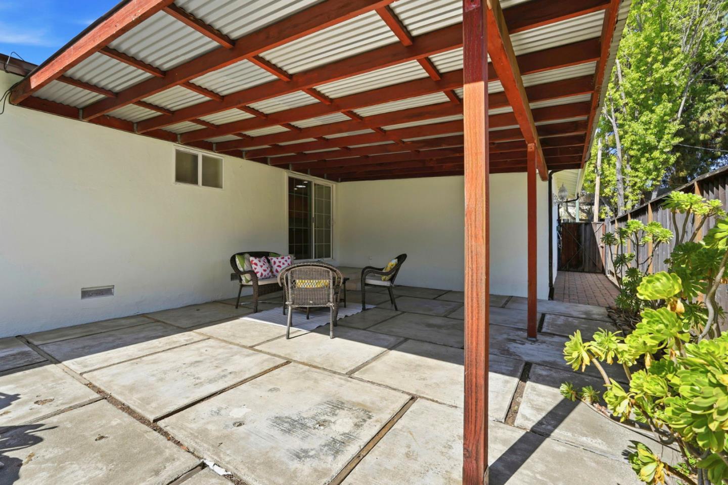 Detail Gallery Image 27 of 33 For 491 S Rengstorff Ave, Mountain View,  CA 94040 - 3 Beds | 2 Baths