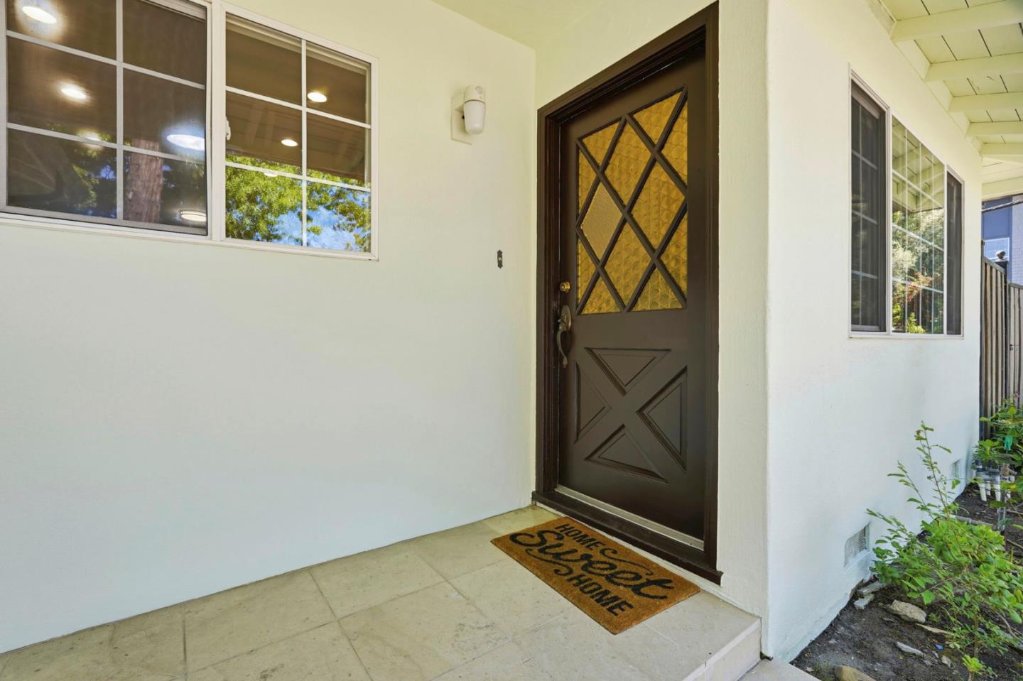 Detail Gallery Image 5 of 33 For 491 S Rengstorff Ave, Mountain View,  CA 94040 - 3 Beds | 2 Baths