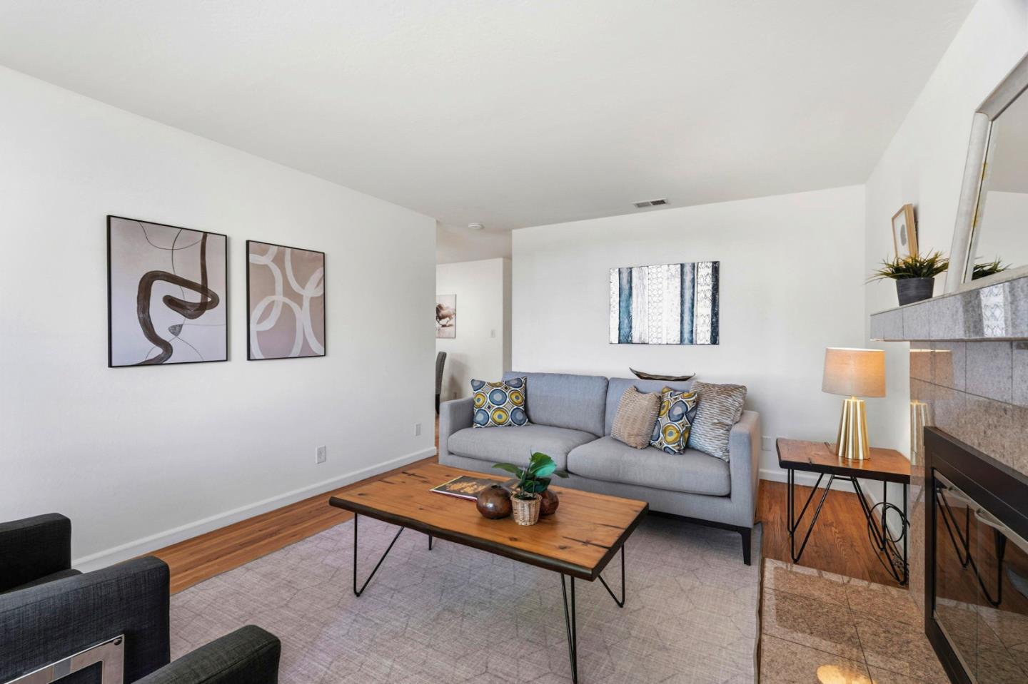 Detail Gallery Image 7 of 33 For 491 S Rengstorff Ave, Mountain View,  CA 94040 - 3 Beds | 2 Baths