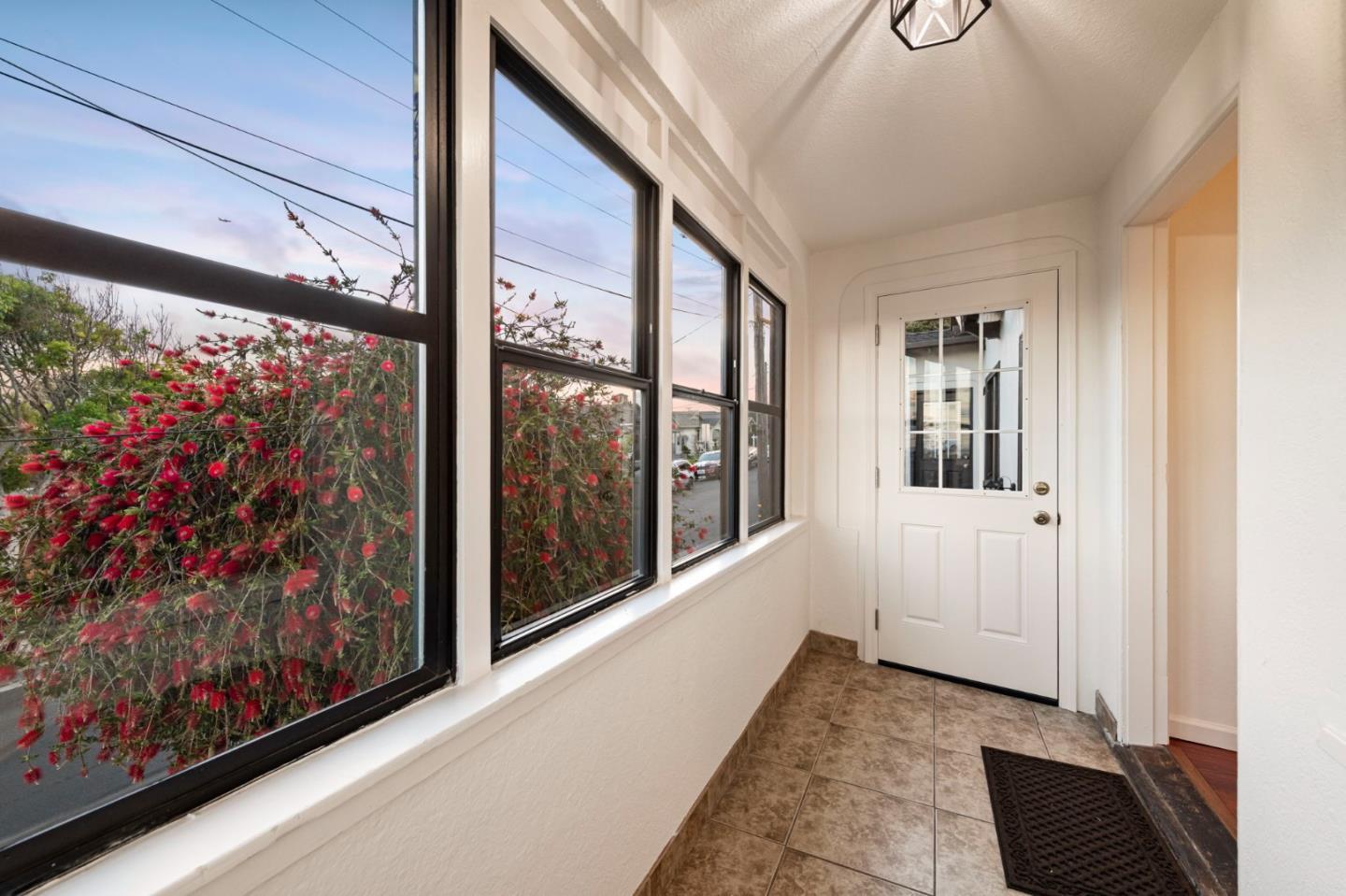 Detail Gallery Image 6 of 40 For 444 Lux Ave, South San Francisco,  CA 94080 - 4 Beds | 2 Baths