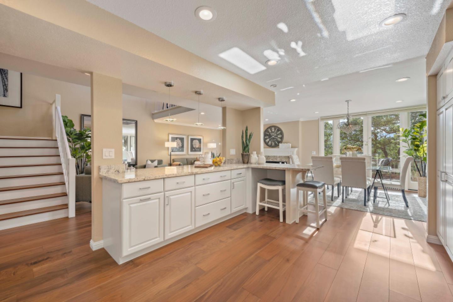 Detail Gallery Image 14 of 46 For 105 Altura Vis, Los Gatos,  CA 95032 - 3 Beds | 2/1 Baths