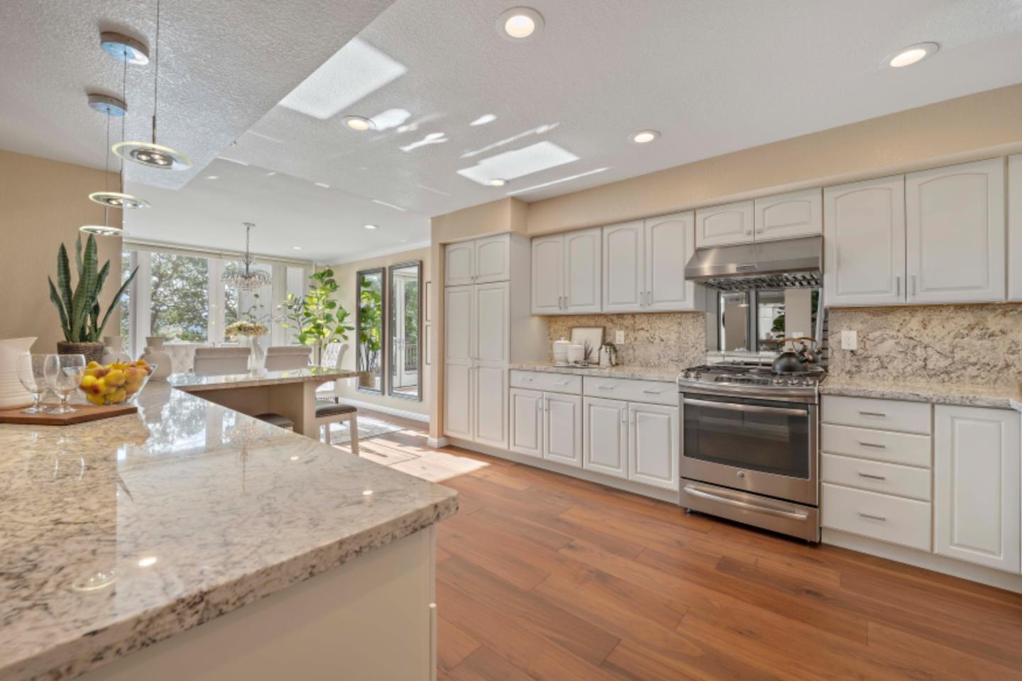 Detail Gallery Image 15 of 46 For 105 Altura Vis, Los Gatos,  CA 95032 - 3 Beds | 2/1 Baths