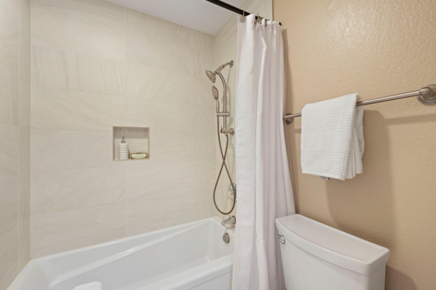 Detail Gallery Image 22 of 46 For 105 Altura Vis, Los Gatos,  CA 95032 - 3 Beds | 2/1 Baths