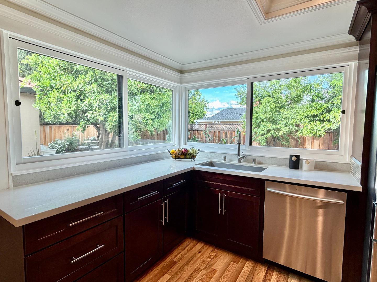 Detail Gallery Image 11 of 31 For 3678 Emanuel, San Jose,  CA 95121 - 6 Beds | 2 Baths