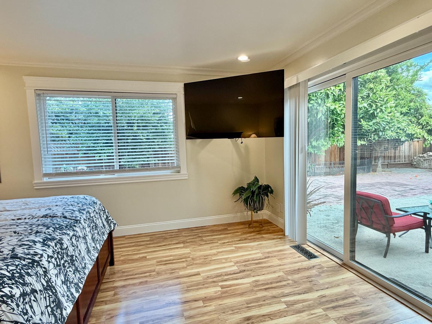 Detail Gallery Image 13 of 31 For 3678 Emanuel, San Jose,  CA 95121 - 6 Beds | 2 Baths