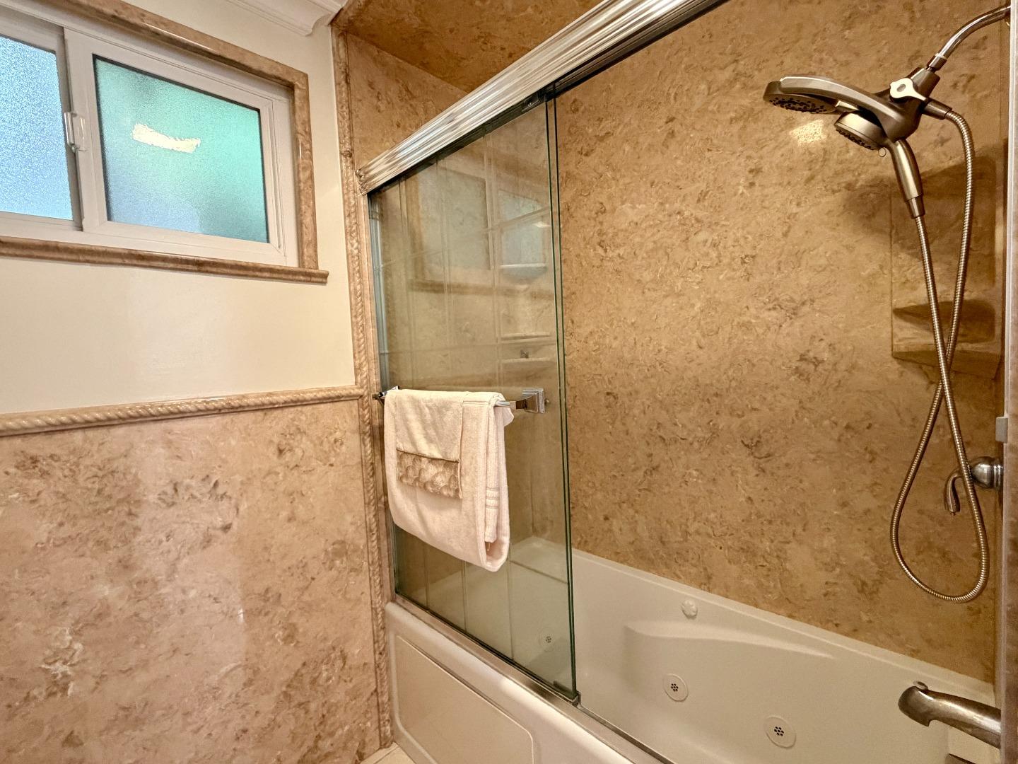 Detail Gallery Image 15 of 31 For 3678 Emanuel, San Jose,  CA 95121 - 6 Beds | 2 Baths