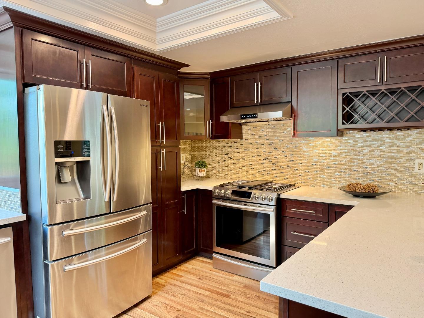 Detail Gallery Image 9 of 31 For 3678 Emanuel, San Jose,  CA 95121 - 6 Beds | 2 Baths