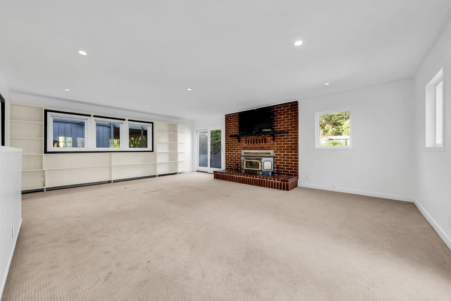 Detail Gallery Image 3 of 62 For 280 Angelita Ave, Pacifica,  CA 94044 - 3 Beds | 3 Baths