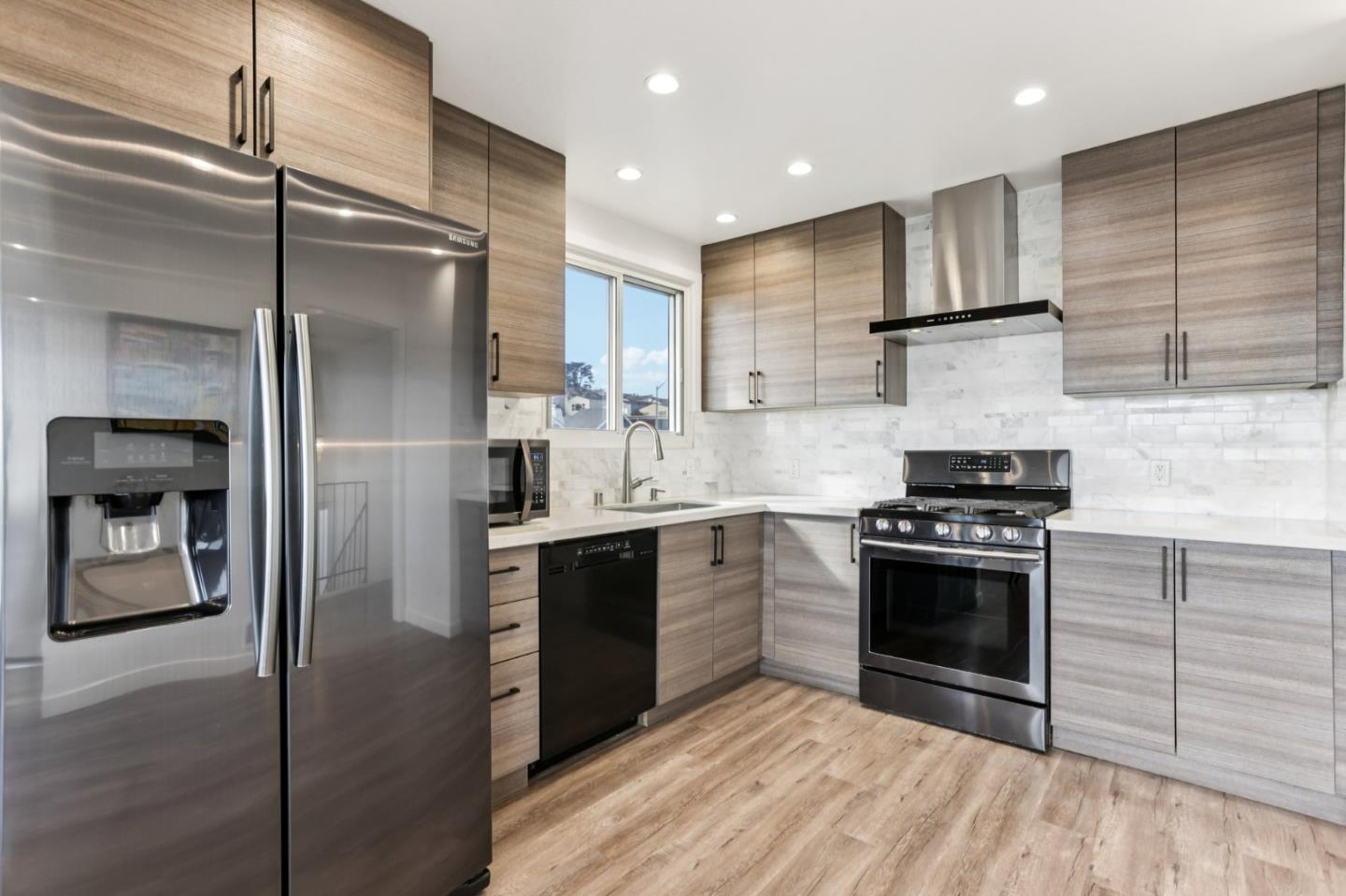 Detail Gallery Image 10 of 69 For 99 Parnell Ave, Daly City,  CA 94015 - 5 Beds | 3 Baths