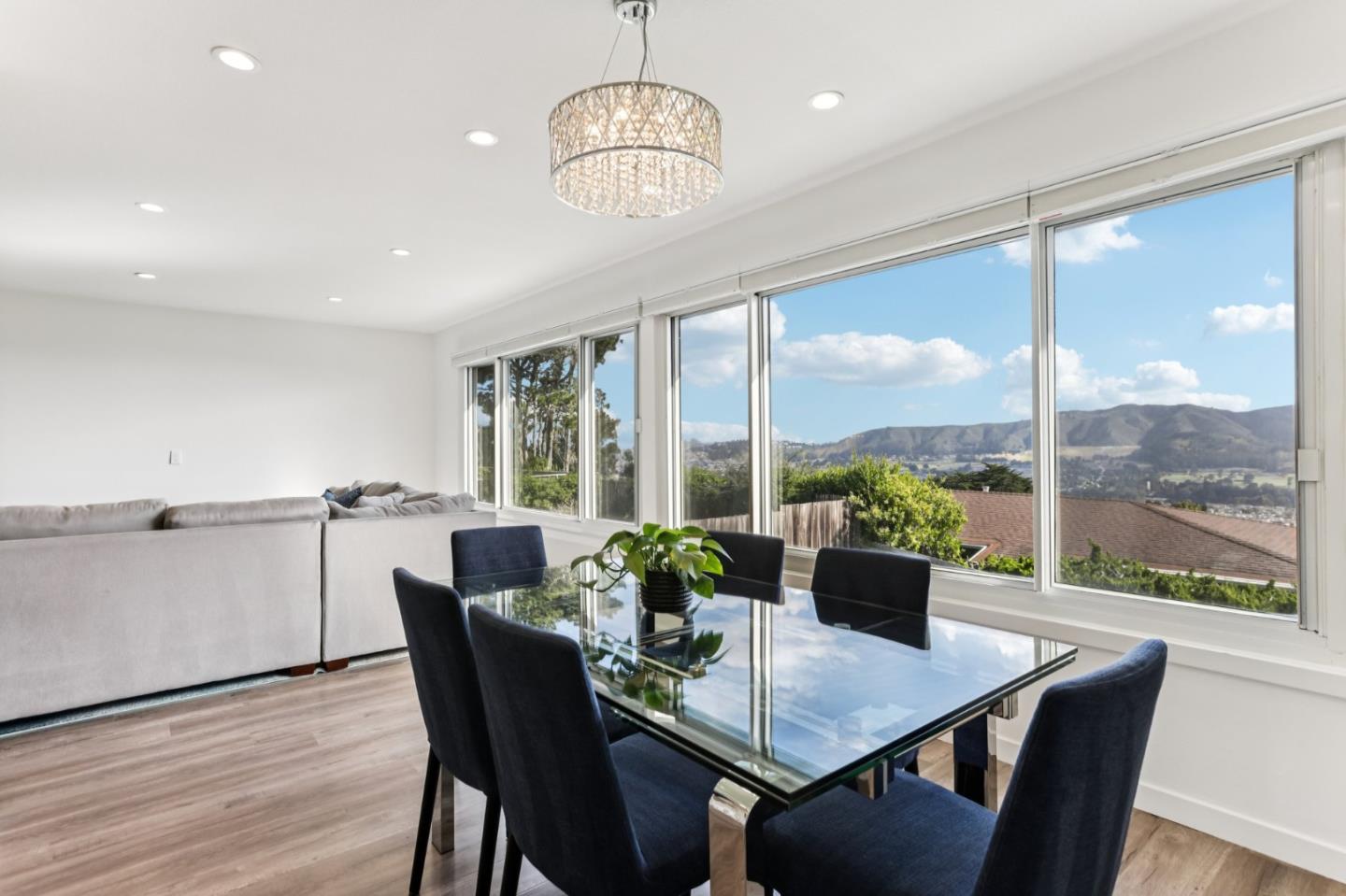 Detail Gallery Image 9 of 69 For 99 Parnell Ave, Daly City,  CA 94015 - 5 Beds | 3 Baths