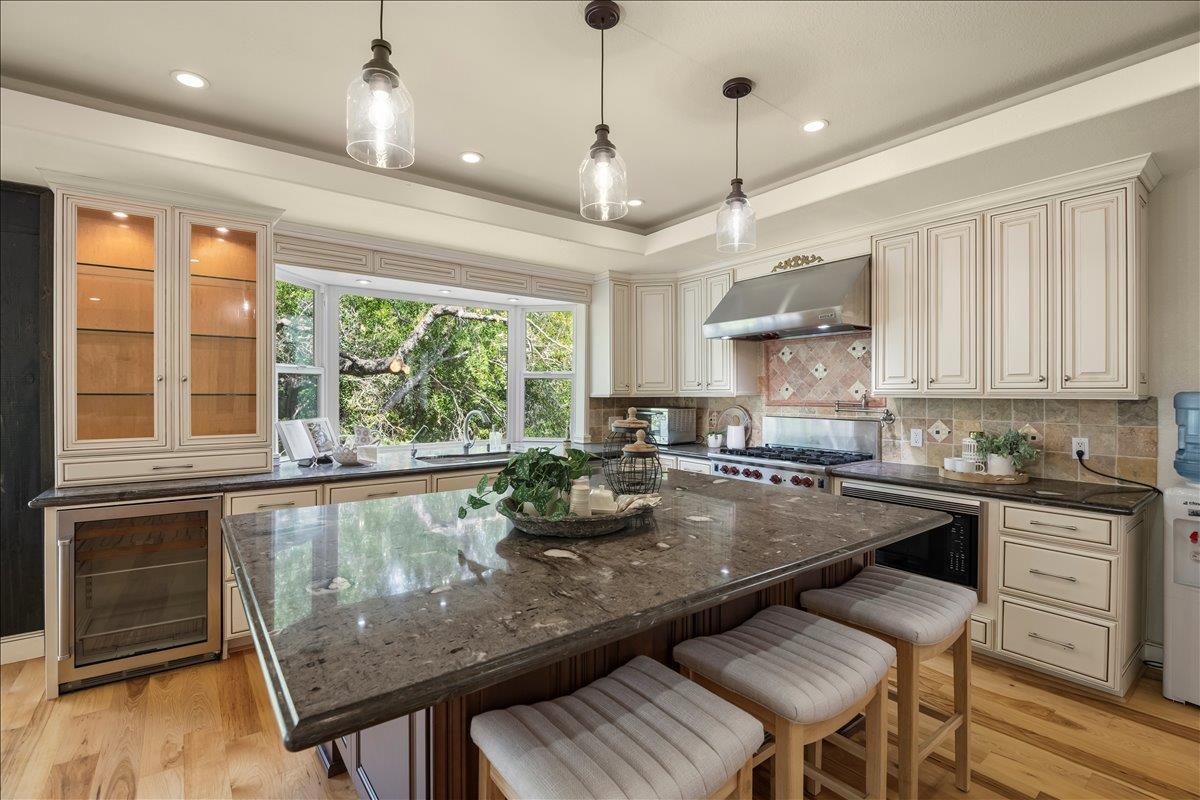 Detail Gallery Image 13 of 55 For 17555 Manzanita Dr, Morgan Hill,  CA 95037 - 5 Beds | 3/1 Baths