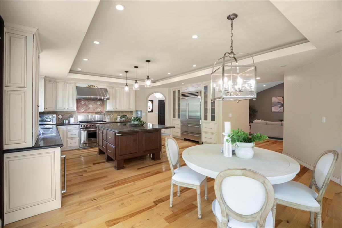 Detail Gallery Image 14 of 55 For 17555 Manzanita Dr, Morgan Hill,  CA 95037 - 5 Beds | 3/1 Baths