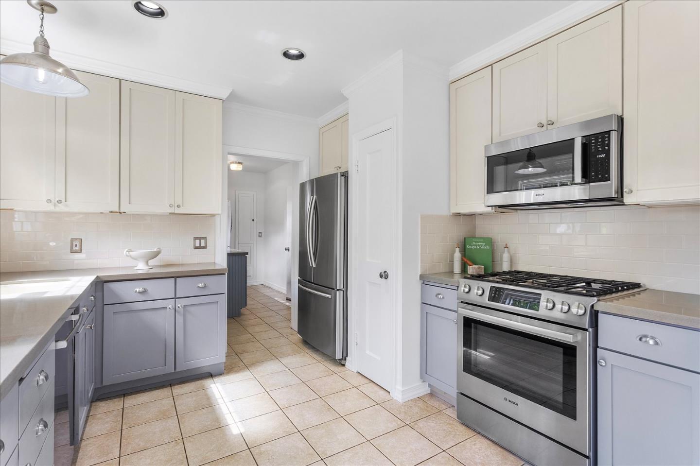 Detail Gallery Image 16 of 63 For 201 Chesterton Pl, San Mateo,  CA 94401 - 3 Beds | 1/1 Baths