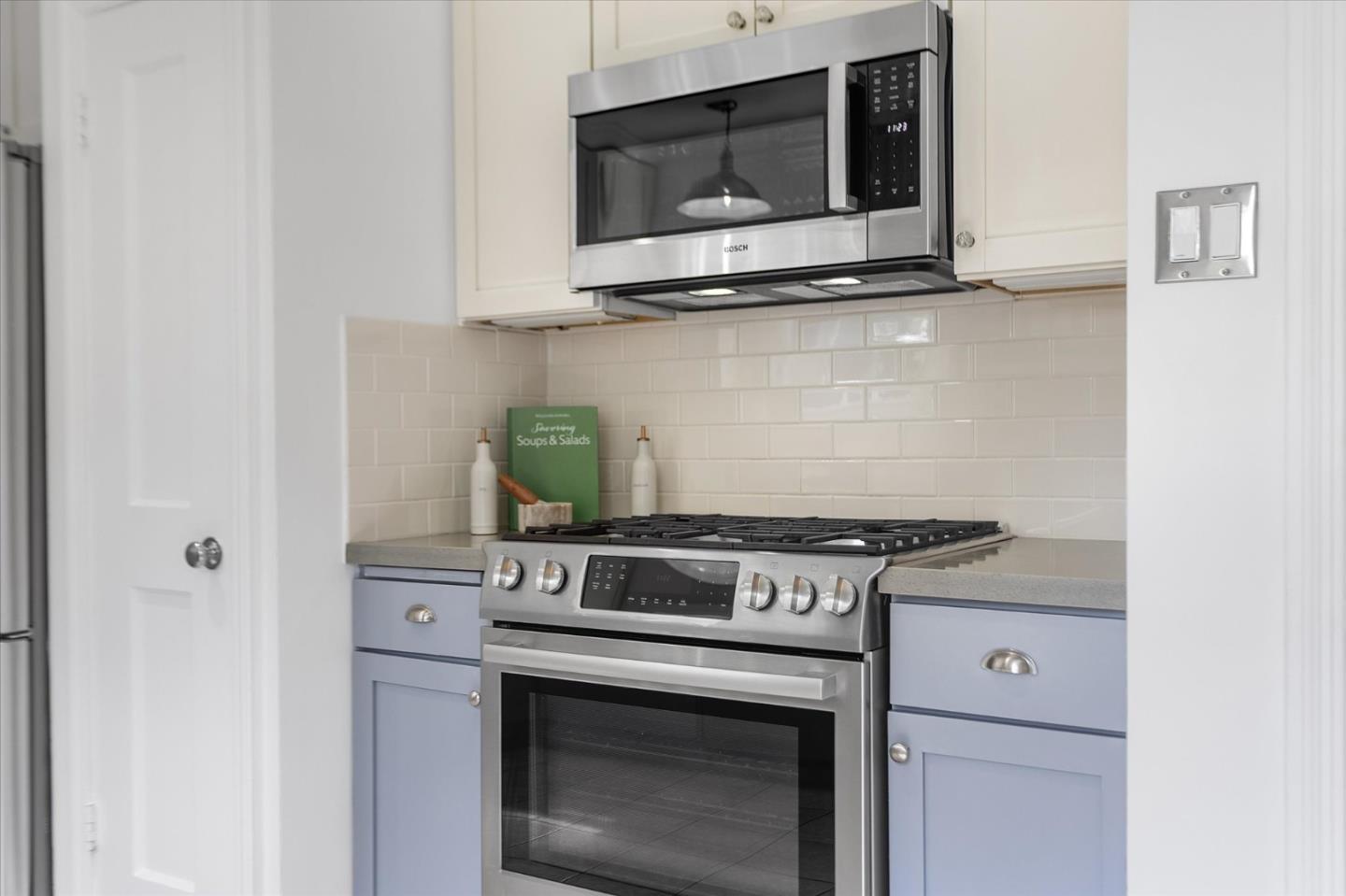 Detail Gallery Image 17 of 63 For 201 Chesterton Pl, San Mateo,  CA 94401 - 3 Beds | 1/1 Baths