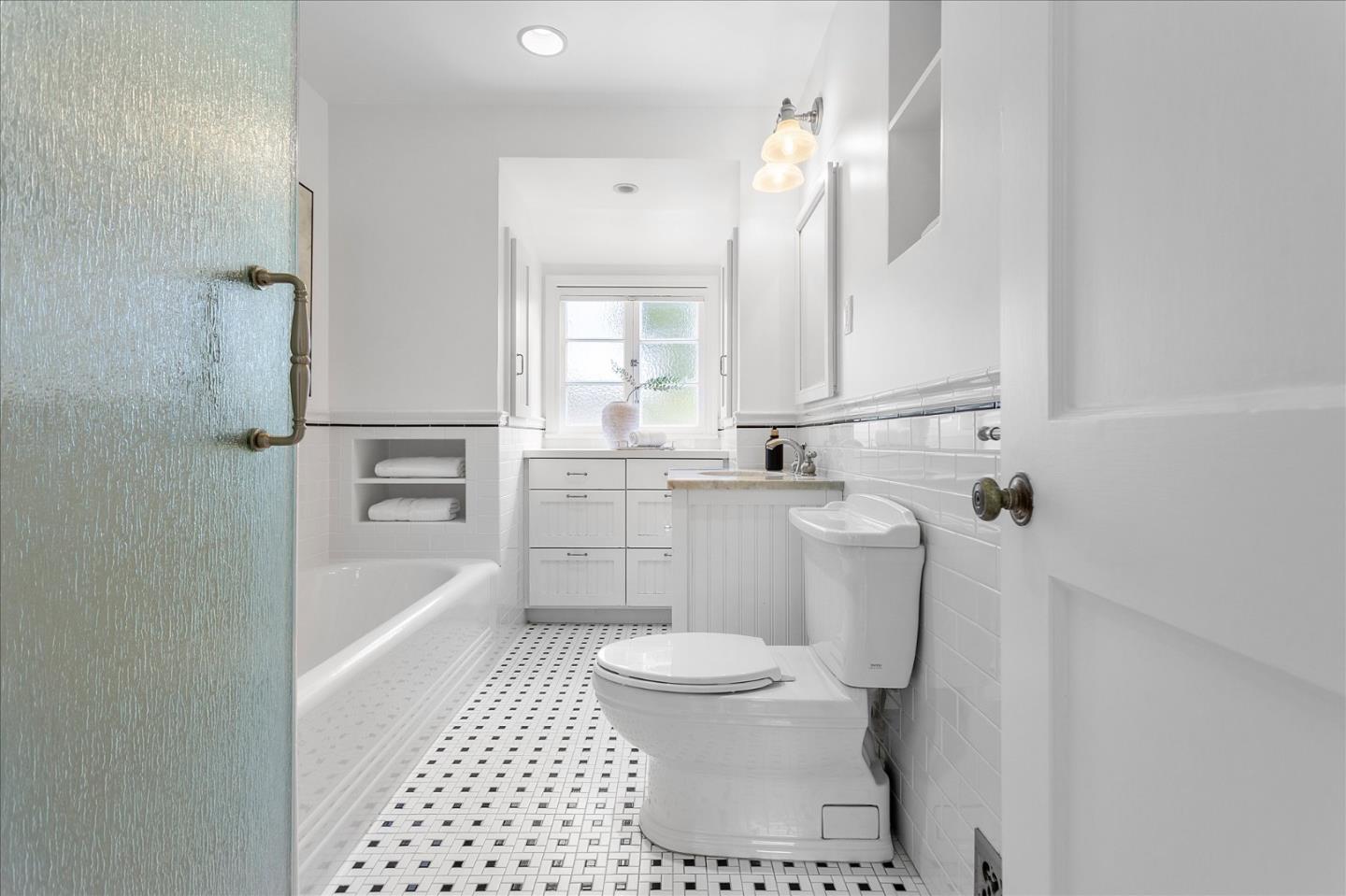 Detail Gallery Image 34 of 63 For 201 Chesterton Pl, San Mateo,  CA 94401 - 3 Beds | 1/1 Baths