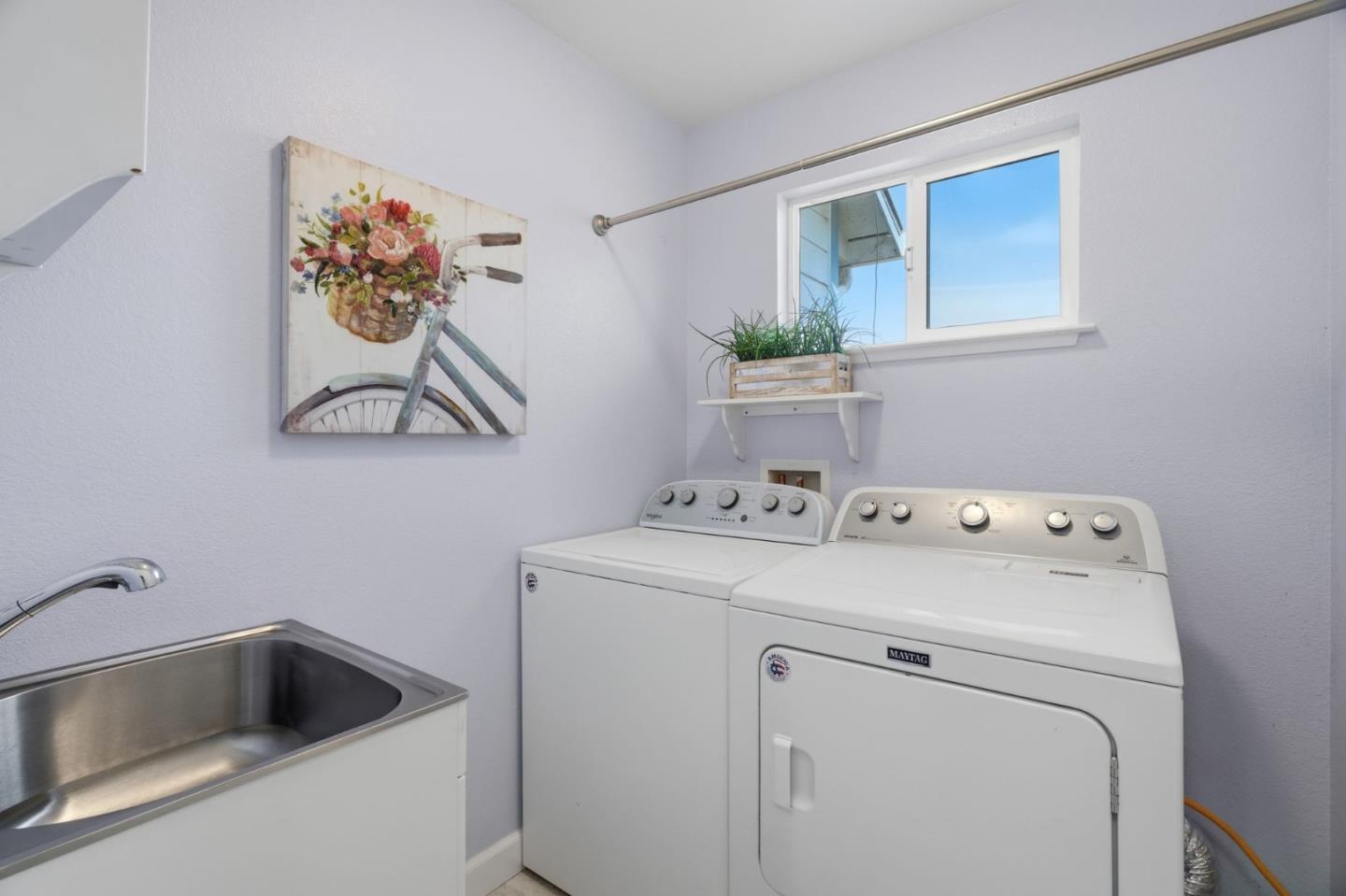 Detail Gallery Image 12 of 19 For 35934 Anjou Pl, Newark,  CA 94560 - 5 Beds | 2 Baths