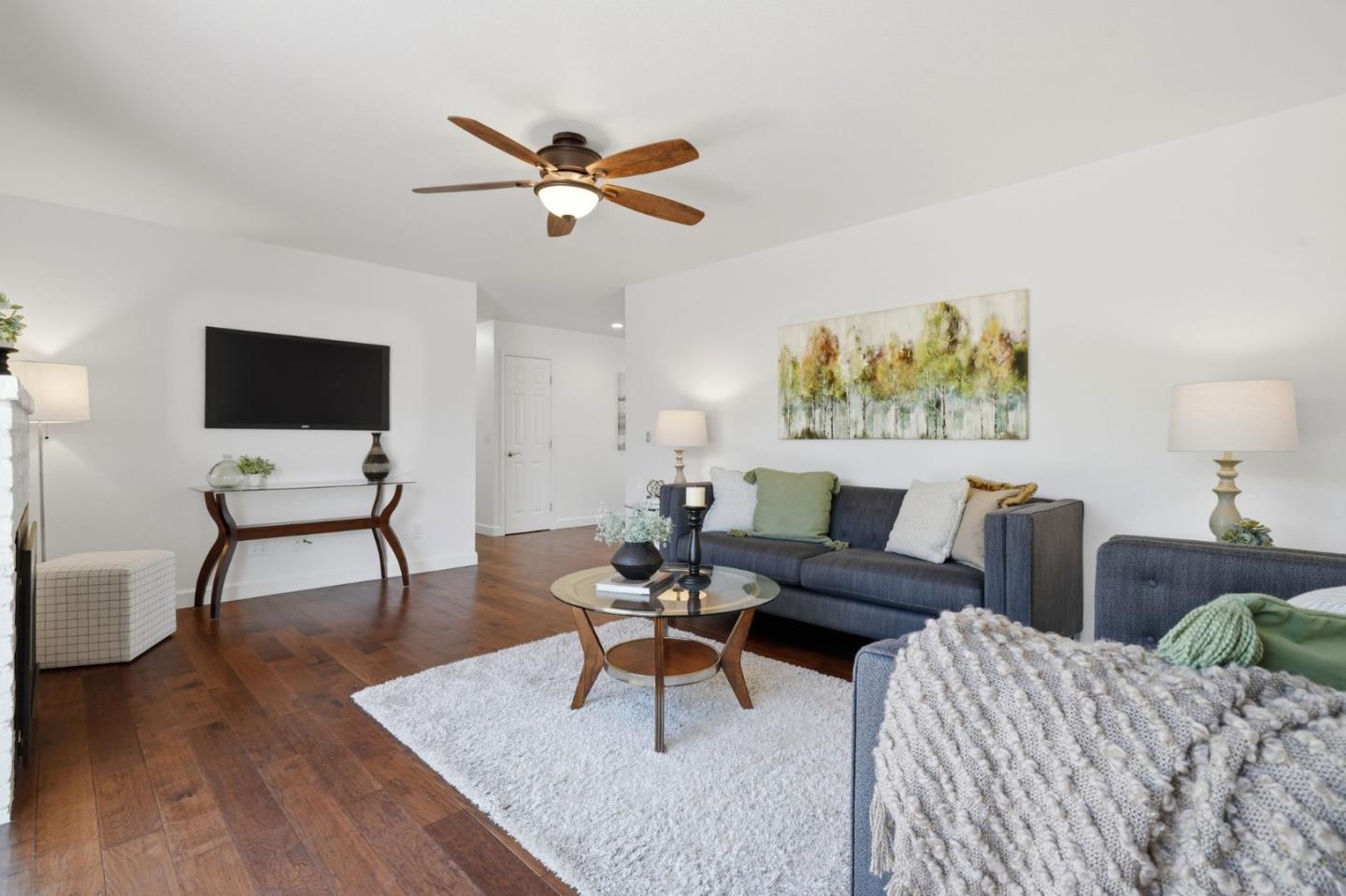 Detail Gallery Image 3 of 19 For 35934 Anjou Pl, Newark,  CA 94560 - 5 Beds | 2 Baths