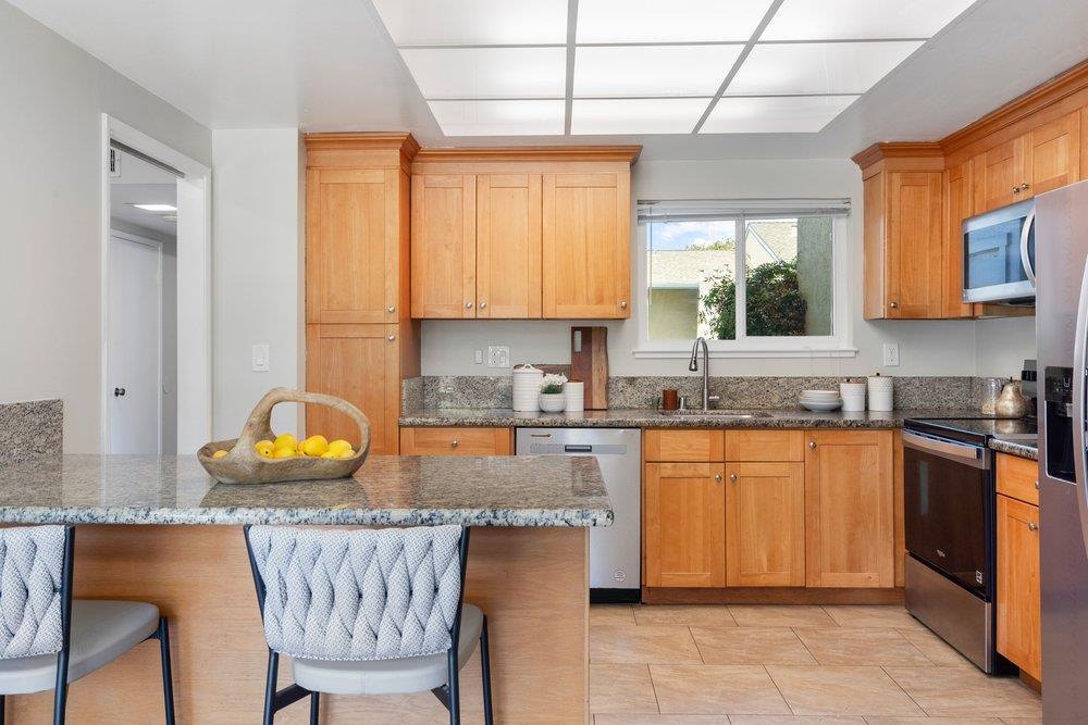 Detail Gallery Image 15 of 50 For 653 Celestial Ln, Foster City,  CA 94404 - 4 Beds | 2/1 Baths