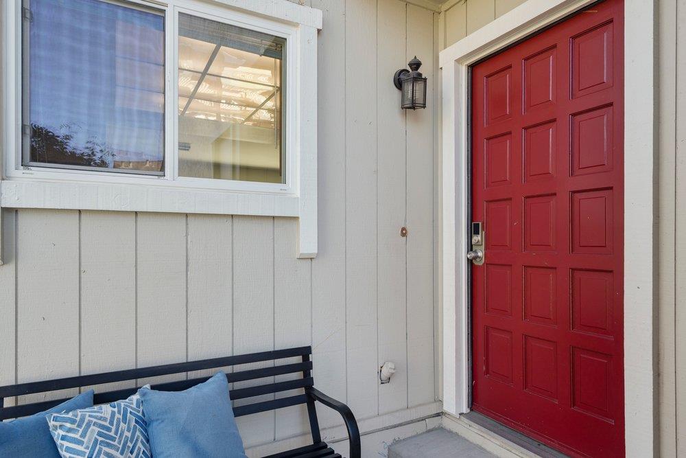 Detail Gallery Image 4 of 50 For 653 Celestial Ln, Foster City,  CA 94404 - 4 Beds | 2/1 Baths