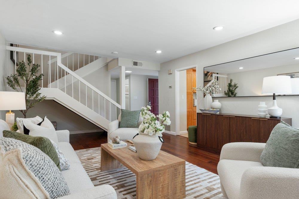 Detail Gallery Image 5 of 50 For 653 Celestial Ln, Foster City,  CA 94404 - 4 Beds | 2/1 Baths