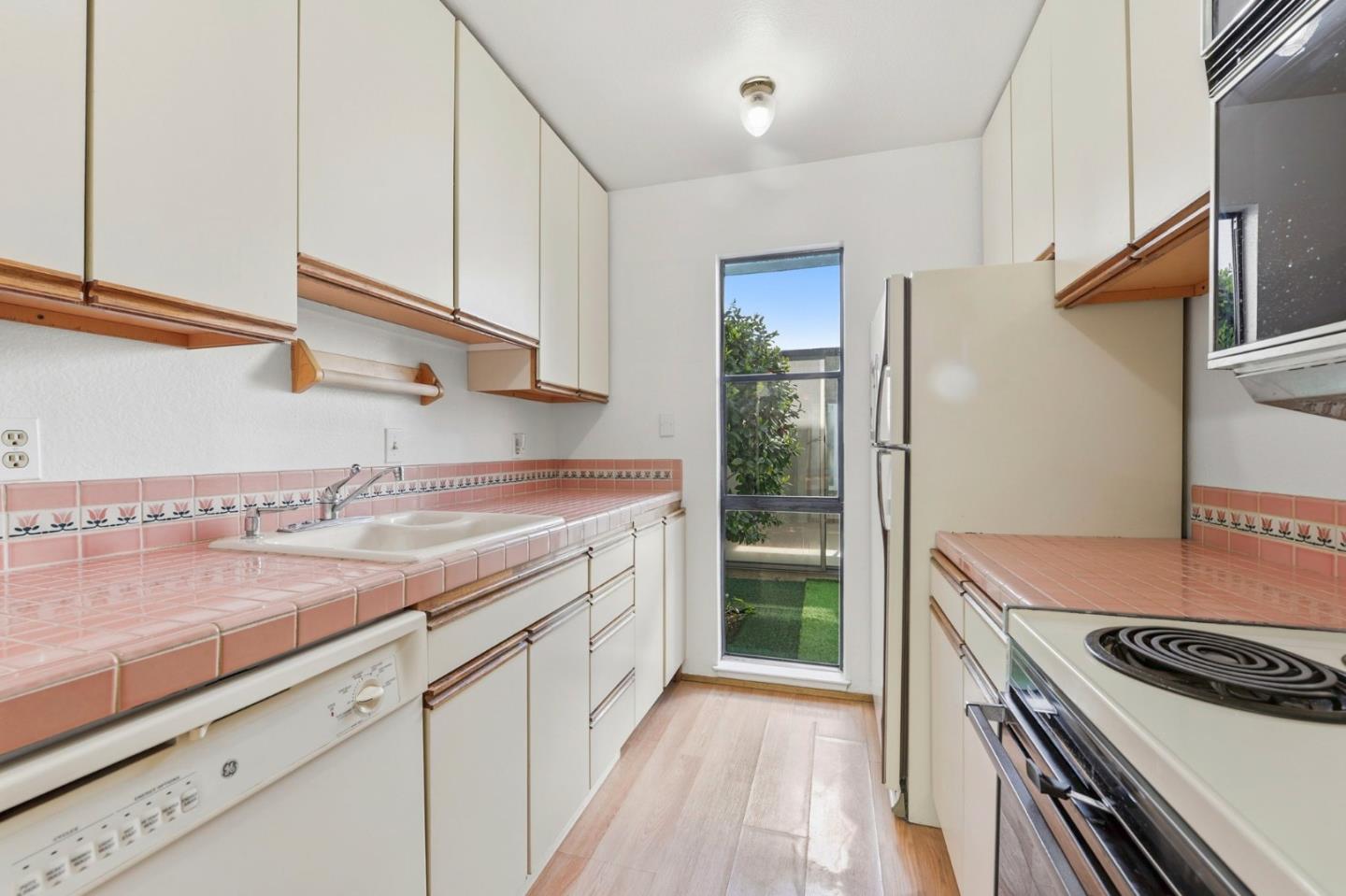 Detail Gallery Image 10 of 28 For 2001 Alameda De Las Pulgas #172,  San Mateo,  CA 94403 - 3 Beds | 2 Baths