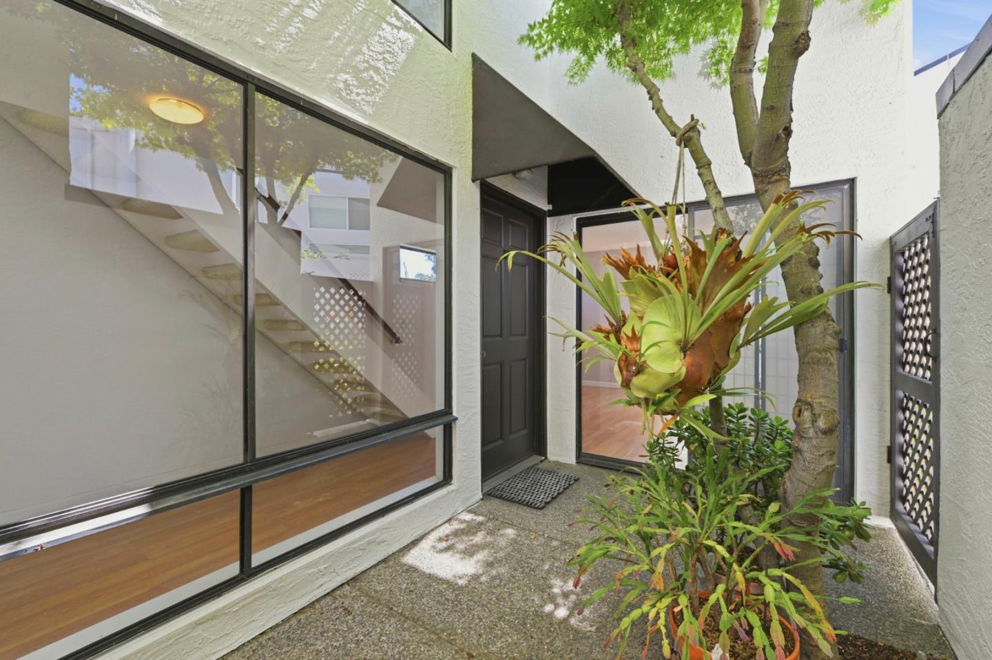 Detail Gallery Image 3 of 28 For 2001 Alameda De Las Pulgas #172,  San Mateo,  CA 94403 - 3 Beds | 2 Baths